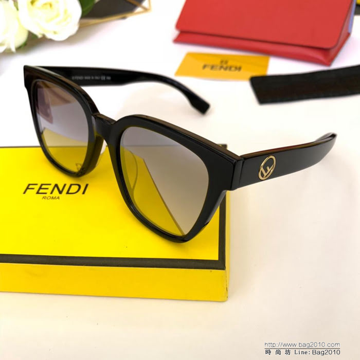 FENDI芬迪 高品質 女款太陽鏡 FF0373S  lly1649